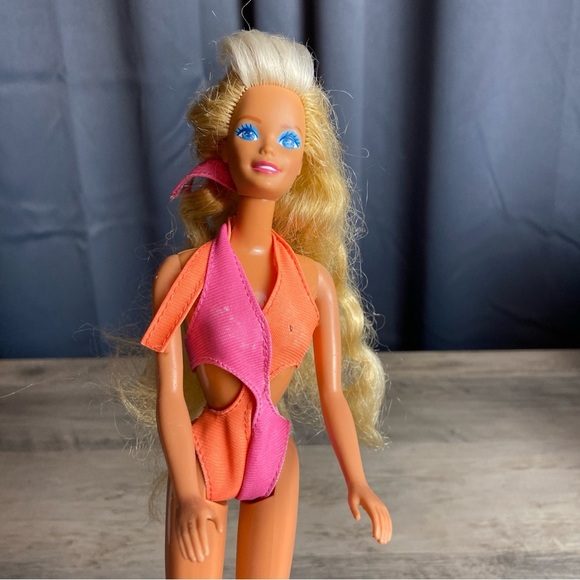 A Vintage 1989 Wet 'n Wild Barbie Doll, Blonde Hair, Blue Eyes - Picture 1 of 10